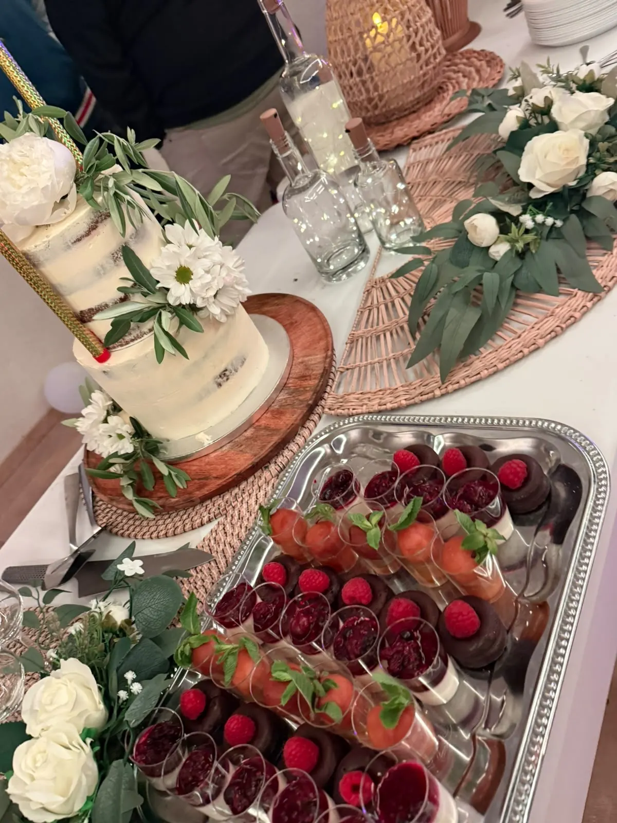 Wedding cake et verrines aux fraises